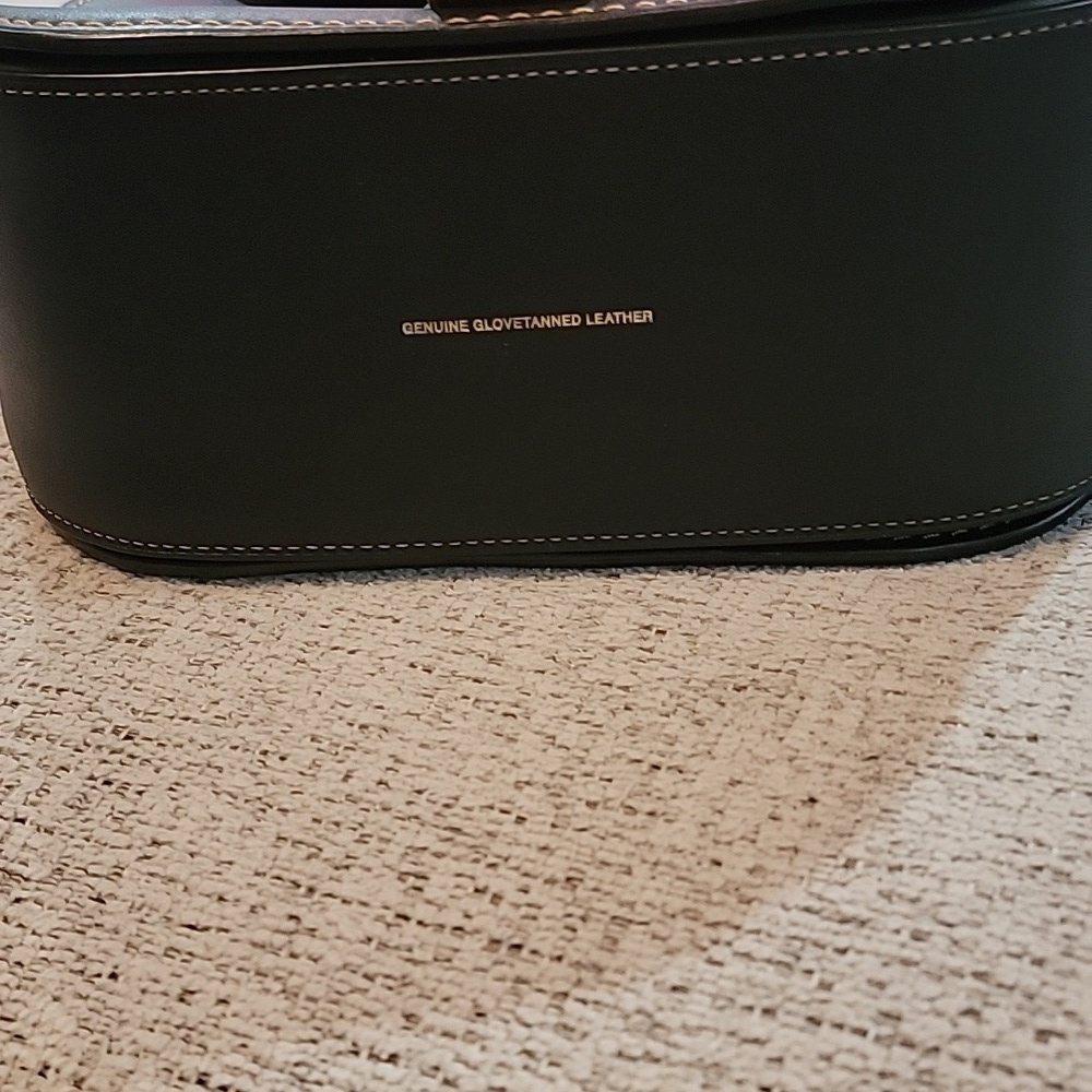 Coach Courier Brown Leather Shoulder Bag with Equestrian-Inspired Design - Picture 7 of 7